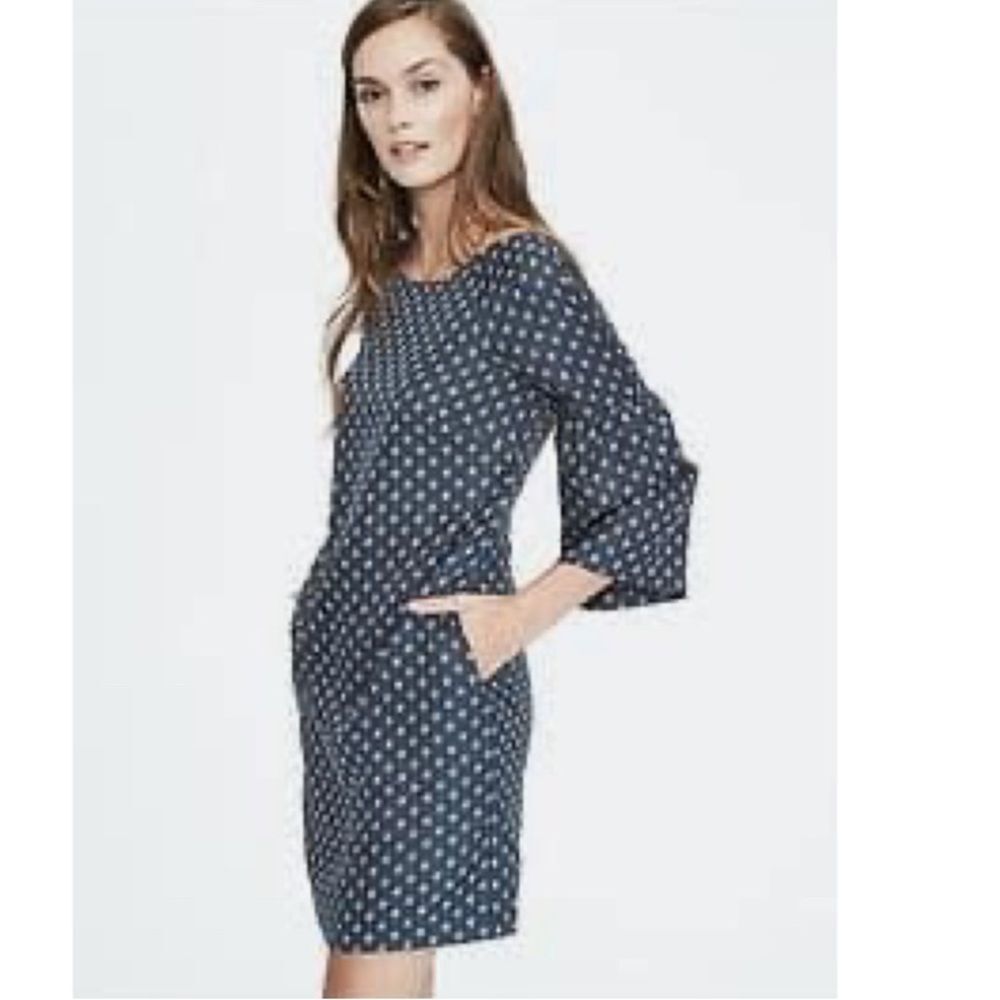 Banana Republic bell sleeve navy paisley print shift dress w/ pockets size small